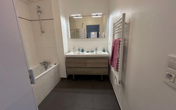 Appartement à louer    3 pièces • 66,48 m2 Châtillon