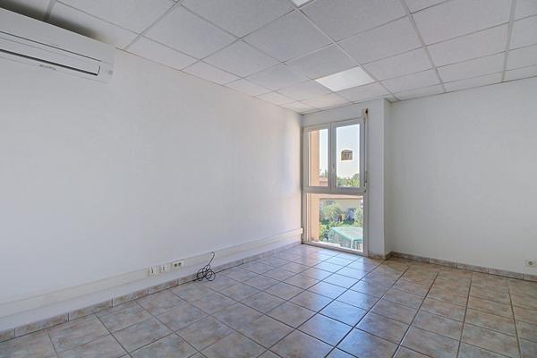 Bureaux / Local secteur de MARIGNANE