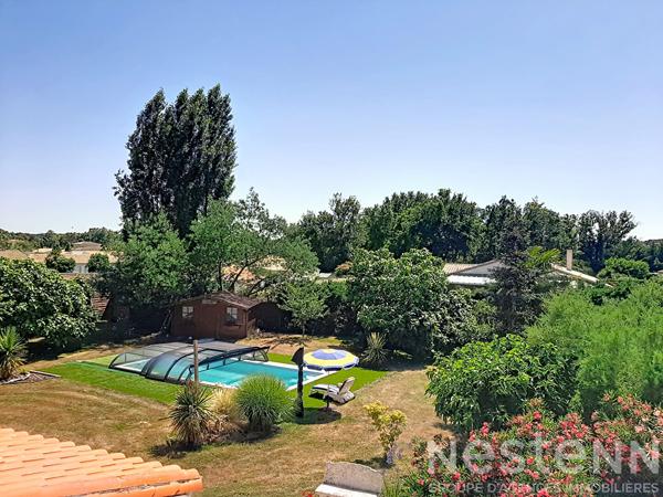 Superbe  propriété familiale de 10 pièces avec piscine à Saujon