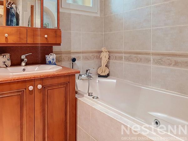 Superbe  propriété familiale de 10 pièces avec piscine à Saujon
