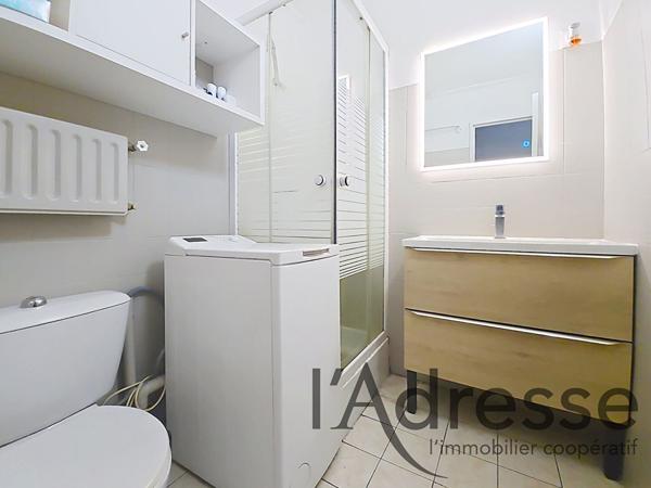 STUDIO AVEC PARKING CAVE ET PISCINE