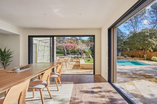 Maison moderne 6 pièces 180 m² avec piscine sur 3700 m² de terrain !