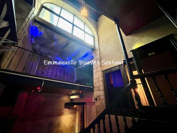 Bergerac centre-historique, immeuble à usage commercial permettant des projets divers