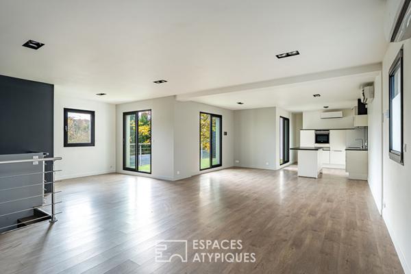 Maison d’architecte avec terrasse et jardin