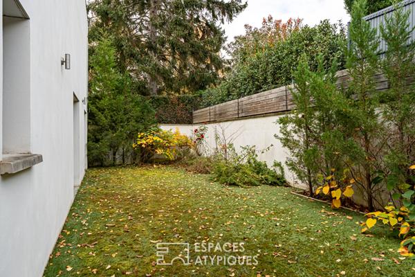 Maison d’architecte avec terrasse et jardin