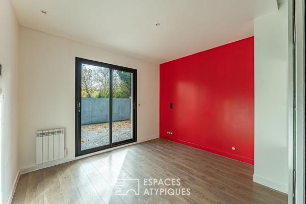 Maison d’architecte avec terrasse et jardin