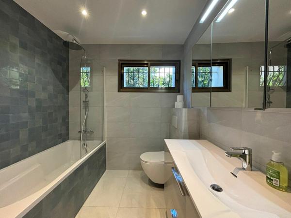Appartement à louer    4 pièces • 95,54 m2    Saint-Laurent-du-Var