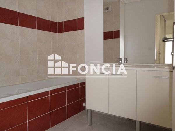 Location Appartement 4 pièces 77.8 m² - 6-10 RUE DU CHEMIN DES POISSONNI Caen 14000