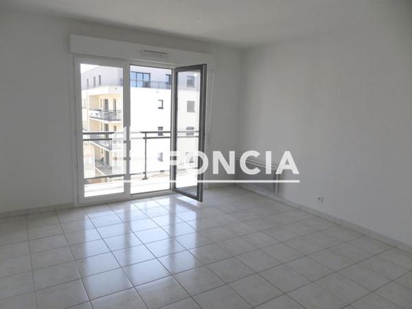 Location Appartement 4 pièces 77.8 m² - 6-10 RUE DU CHEMIN DES POISSONNI Caen 14000