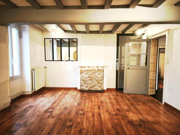 Maison en pierre de Tuffeau et jardin idéalement exposé