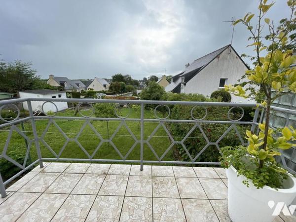 A VENDRE -MAISON DE BOURG avec jardin et garage LE BONO centre