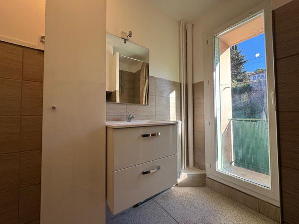  Marseille 13013 Appartement type 4 traversant avec deux balcons