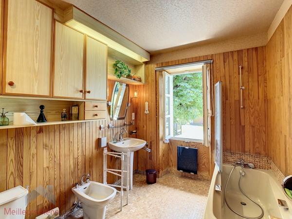 Propriété avec piscine couverte, grange et 7 945 m² de terrain à 73130 Saint-Martin-sur-la-Chambre