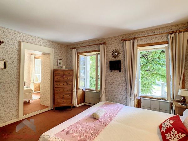 Propriété avec piscine couverte, grange et 7 945 m² de terrain à 73130 Saint-Martin-sur-la-Chambre