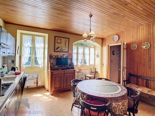 Propriété avec piscine couverte, grange et 7 945 m² de terrain à 73130 Saint-Martin-sur-la-Chambre