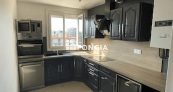 Location Appartement 4 pièces 90 m² - Le Mans 72000