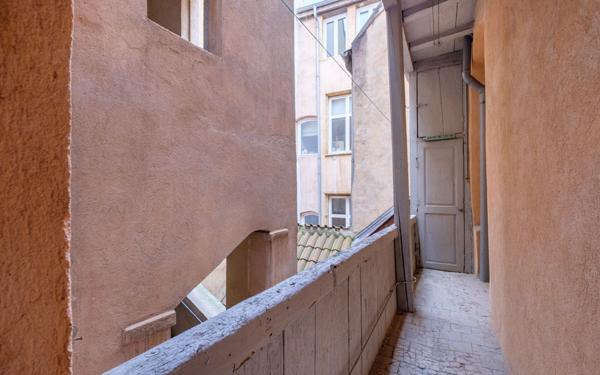 Appartement à vendre    2 pièces • 71,87 m2 Lyon 5