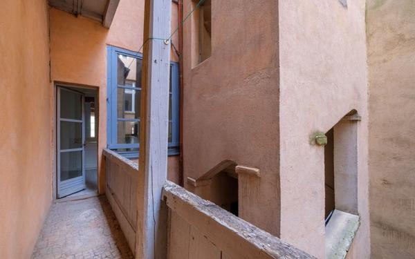 Appartement à vendre    2 pièces • 71,87 m2 Lyon 5