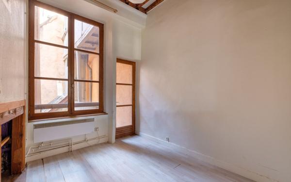 Appartement à vendre    2 pièces • 71,87 m2 Lyon 5