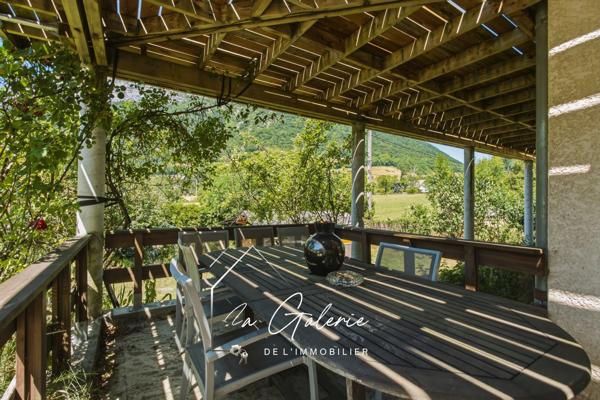 RARE A LA VENTE BELLE MAISON SITUEE SUR SAINT MARTIN LE VINOUX