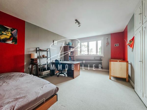 Maison individuelle de prestige 337 m² avec parc arboré de 3800 m² à Avesnes-les-Aubert