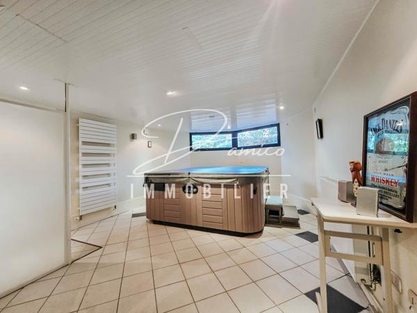 Maison individuelle de prestige 337 m² avec parc arboré de 3800 m² à Avesnes-les-Aubert