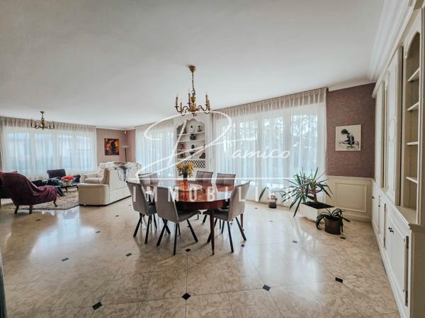 Maison individuelle de prestige 337 m² avec parc arboré de 3800 m² à Avesnes-les-Aubert