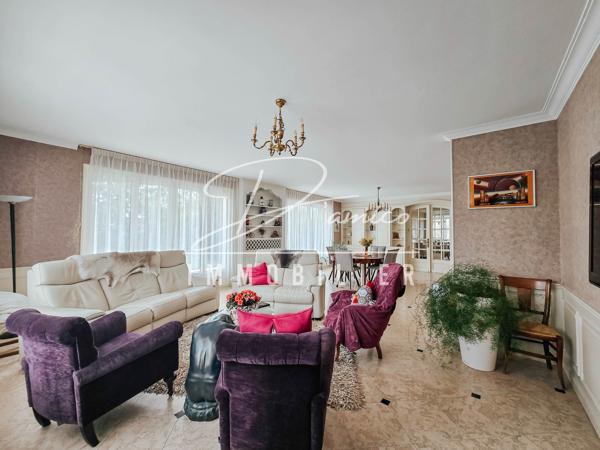 Maison individuelle de prestige 337 m² avec parc arboré de 3800 m² à Avesnes-les-Aubert