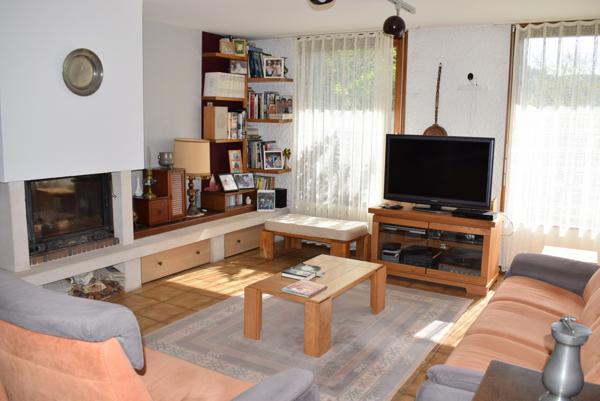 Pontarlier (25300) PROCHE FRONTIERE SUISSE VASTE MAISON