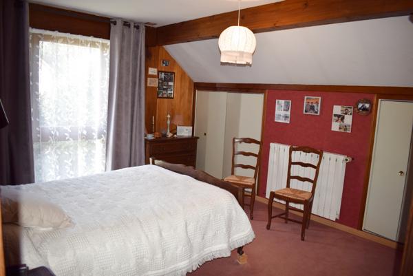 Pontarlier (25300) PROCHE FRONTIERE SUISSE VASTE MAISON