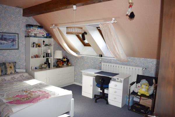 Pontarlier (25300) PROCHE FRONTIERE SUISSE VASTE MAISON