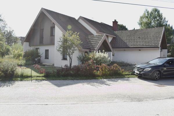 Pontarlier (25300) PROCHE FRONTIERE SUISSE VASTE MAISON