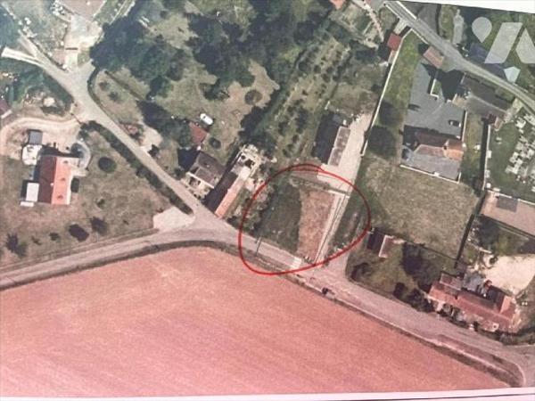 A OMMOY, commune située sur l'axe FALAISE TRUN, PARCELLE DE TERRAIN CONSTRUCTIBLE  A VENDRE. 
...