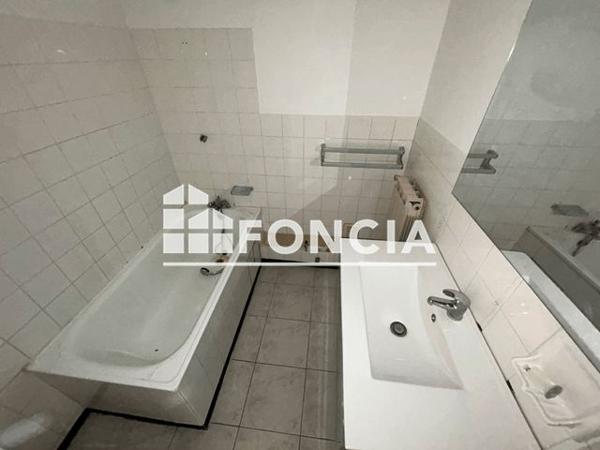 Location Appartement 3 pièces 65.9 m² - RUE PASTEUR-J.MOULIN-MOZART Bourg-les-valence 26500