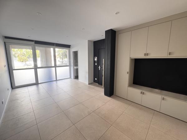 Arcachon centre, Plage à 50m ! T4 rénové de 134 m2 avec patio !