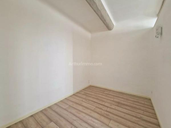 Vente                                                      Appartement
                        
                     2 pièces                      31 m2                     à Le Muy