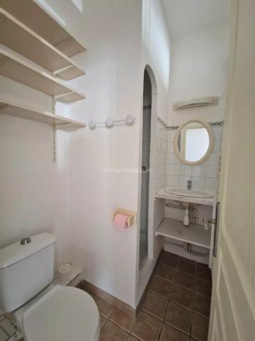 Vente                                                      Appartement
                        
                     2 pièces                      31 m2                     à Le Muy