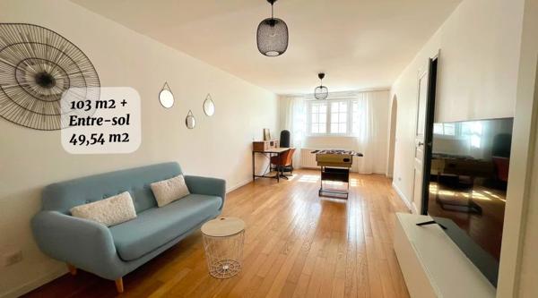 MAISON DE CHARME - Piscine & Jardin - 173 m2 Surface utile - Champignol