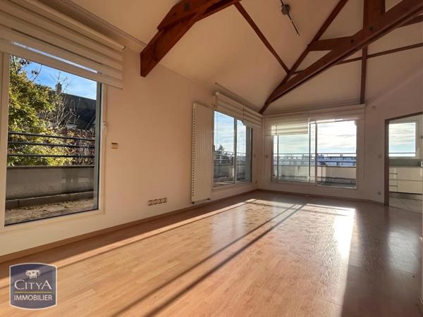 Appartement à louer 5 pièces 131m²
