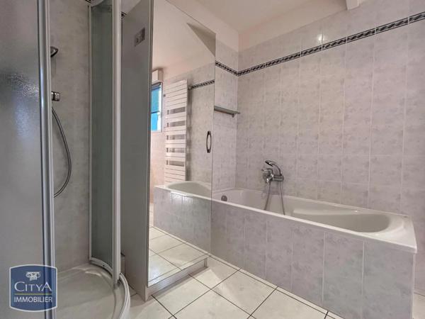 Appartement à louer 5 pièces 131m²