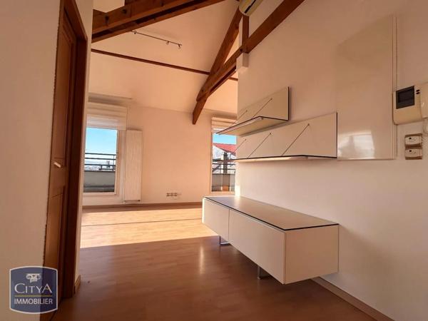 Appartement à louer 5 pièces 131m²