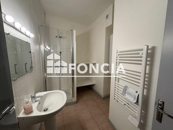 Location Studio 46.5 m² - 32 RUE DES LICES Avignon 84000