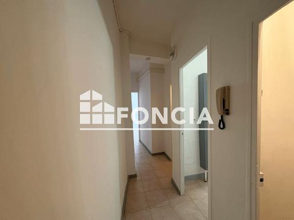 Location Studio 46.5 m² - 32 RUE DES LICES Avignon 84000