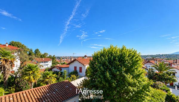 Appartement T4 traversant - Vue plongeante sur la baie et la Rhune