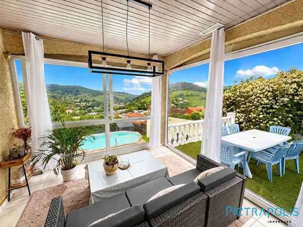Coup de coeur pour cette maison familiale avec prestations de confort etvue dégagée