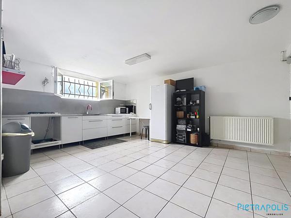 Coup de coeur pour cette maison familiale avec prestations de confort etvue dégagée