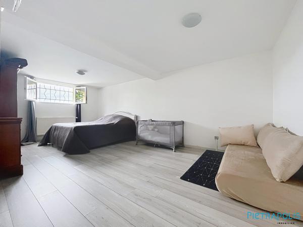 Coup de coeur pour cette maison familiale avec prestations de confort etvue dégagée