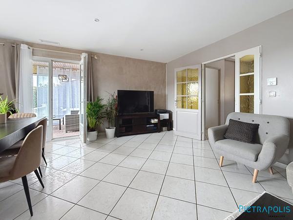 Coup de coeur pour cette maison familiale avec prestations de confort etvue dégagée