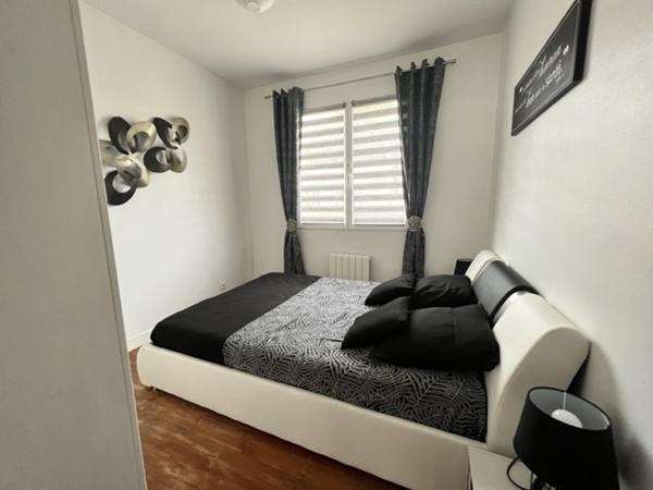 Saint-Georges-de-Didonne (17110) 

1KM DE LA PLAGE & DU CENTRE VILLE LOCATION SAISONNIERE Maison de vacances de 45 m2 située à 1.2km de la plage