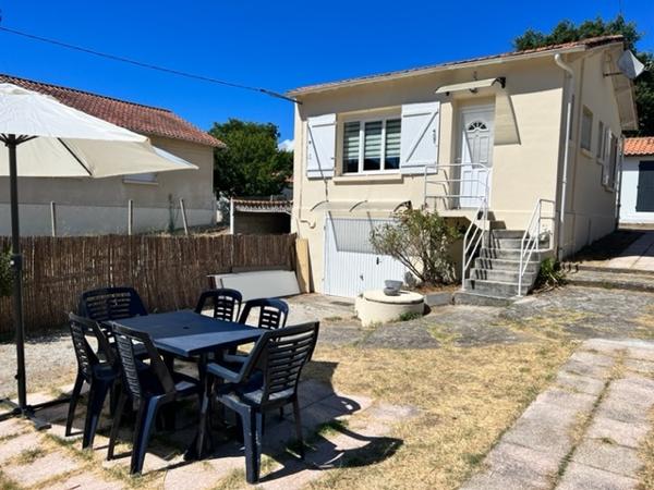 Saint-Georges-de-Didonne (17110) 

1KM DE LA PLAGE & DU CENTRE VILLE LOCATION SAISONNIERE Maison de vacances de 45 m2 située à 1.2km de la plage